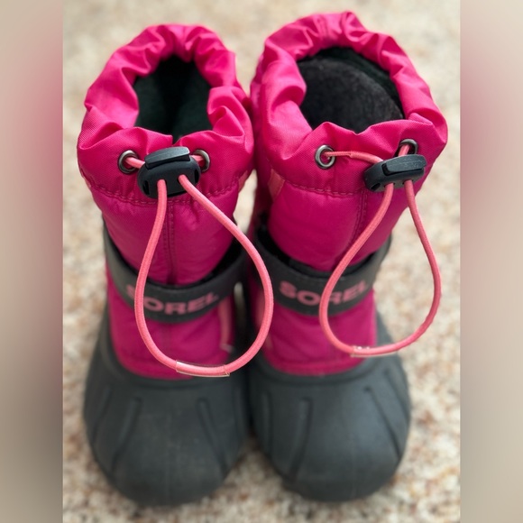 EUC / VGUC Sorel Girl’s Size 8 Flurry Weather Resistant Snow Boot in Deep Blush - Picture 4 of 8